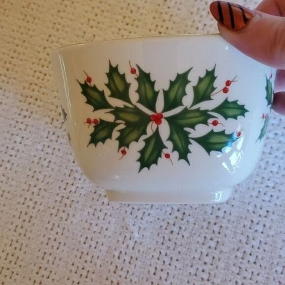 Lenox Holiday Archive 4.5" Candy/Nut Bowl - Picture 4 of 7